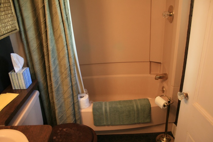 originalbathroom3