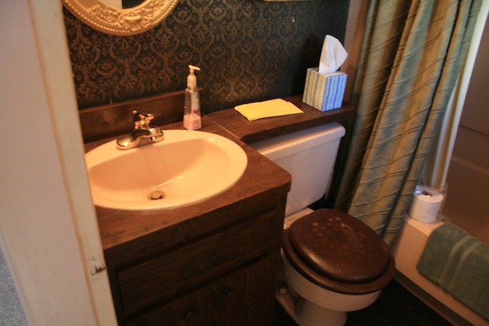 originalbathroom4